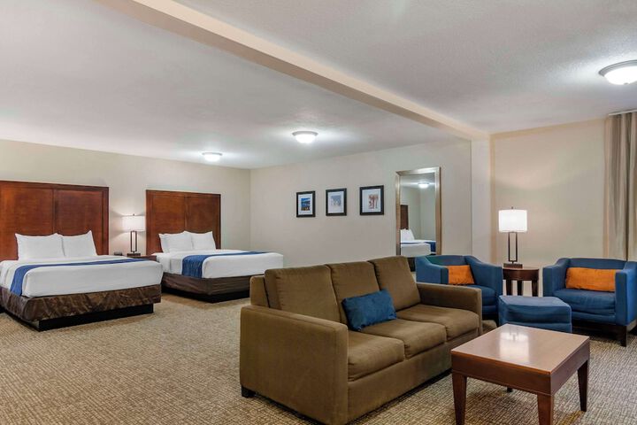 Room 32 of 41