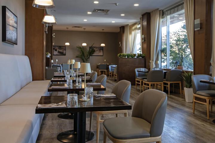 Doubletree by Hilton Hotel Kamloops