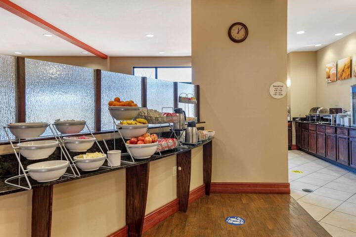 Comfort Suites Airport South