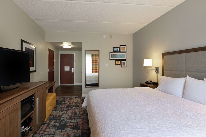 Room 16 of 33