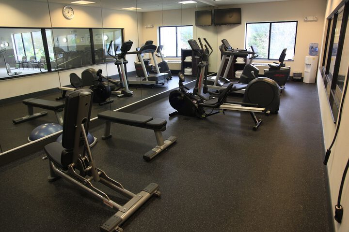 Holiday Inn Express & Suites Cumberland - La Vale by IHG