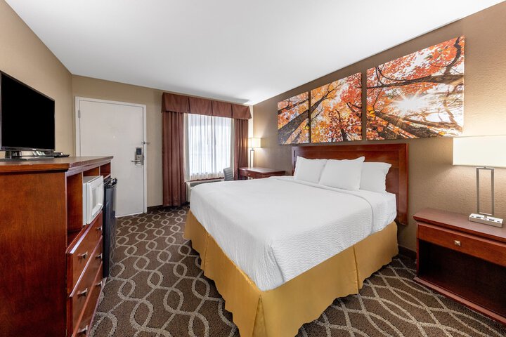 Room 9 of 26
