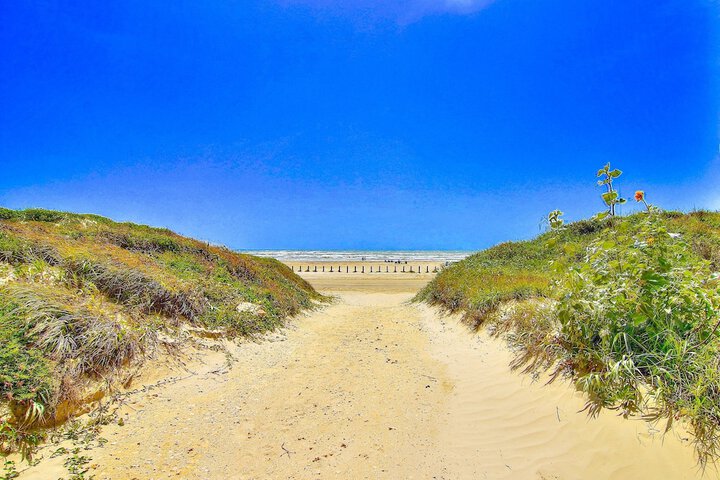 Beachgate CondoSuites and Oceanfront Resort