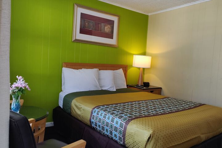 Pinebrook Motel