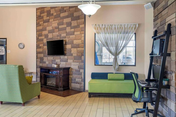 Quality Inn & Suites Delaware South