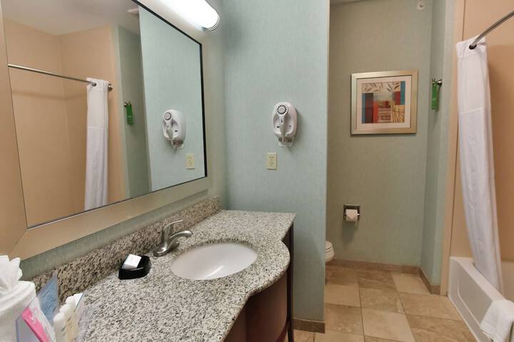 Room 26 of 43