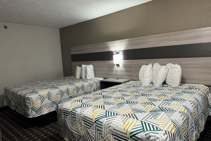 Room 27 of 34