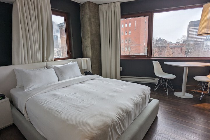 Room 27 of 45