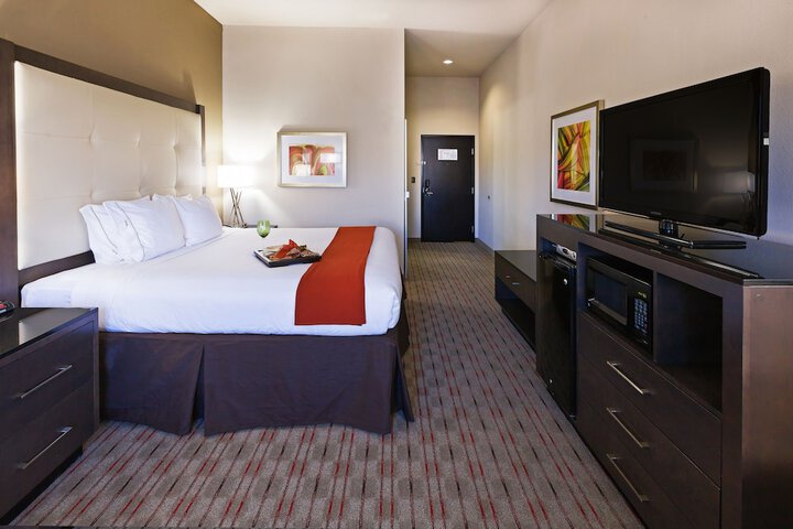 Room 17 of 30
