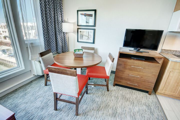 Room 22 of 40