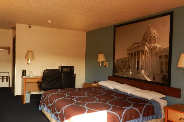 Room 16 of 46