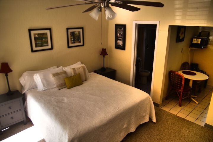 Mar Bay Motel & Suites