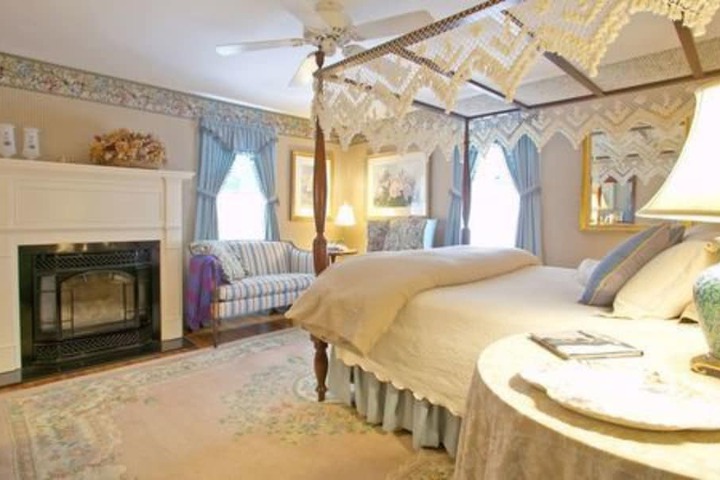 Room 28 of 52