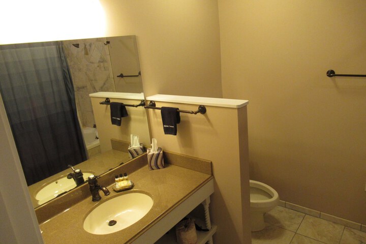Room 31 of 64