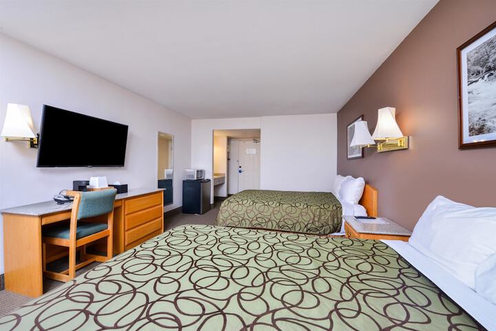 Room 28 of 39