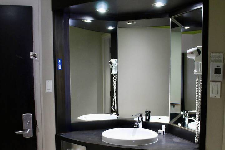 Travelodge by Wyndham Trois-Rivieres
