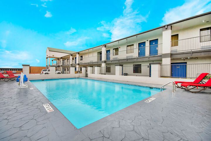 Pool 4 of 25