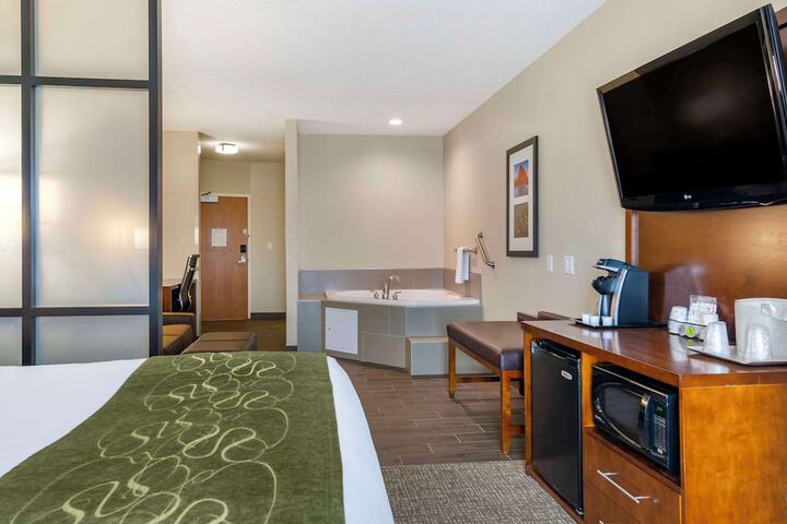 Comfort Suites Helena Airport