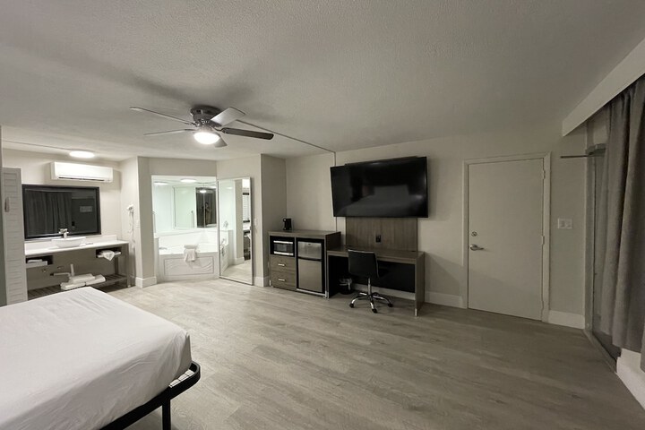Room 61 of 77