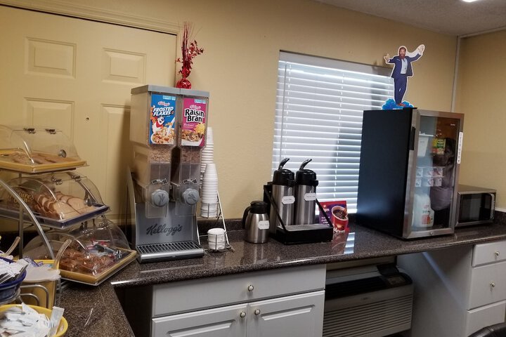 Breakfast/Coffee Service 22 of 22