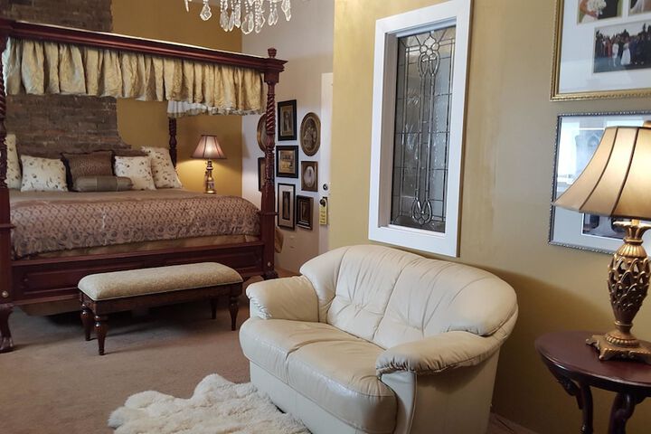 Lounge 68 of 69