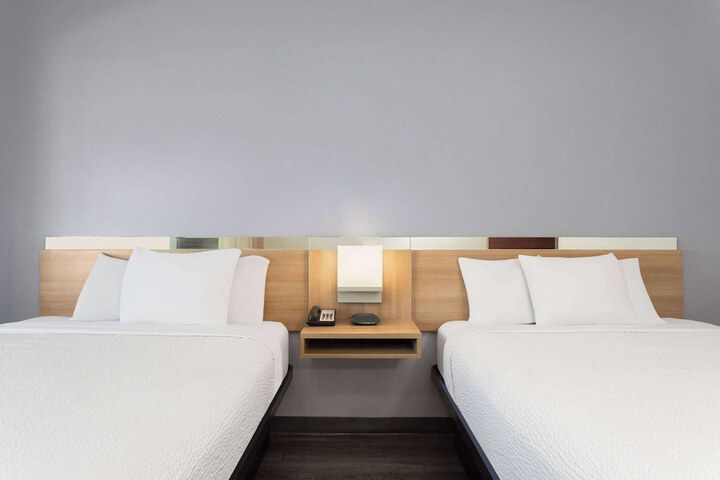 Microtel Inn & Suites by Wyndham Panama City