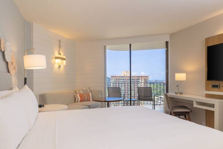 Room 83 of 242