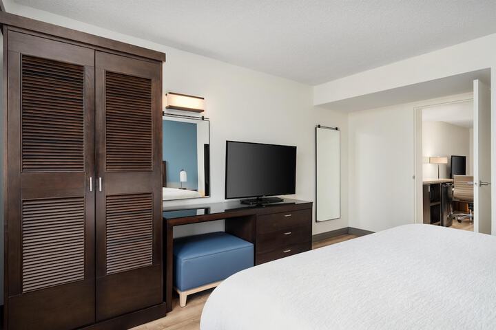 Embassy Suites by Hilton Seattle Tacoma International Airport