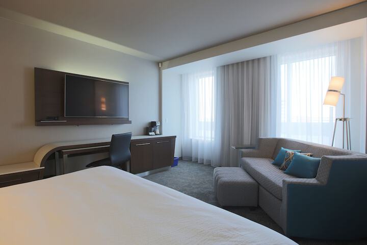 Room 13 of 42