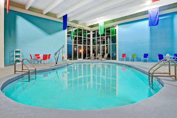 Travelodge by Wyndham Iowa City