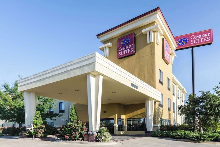 Comfort Suites Salina South