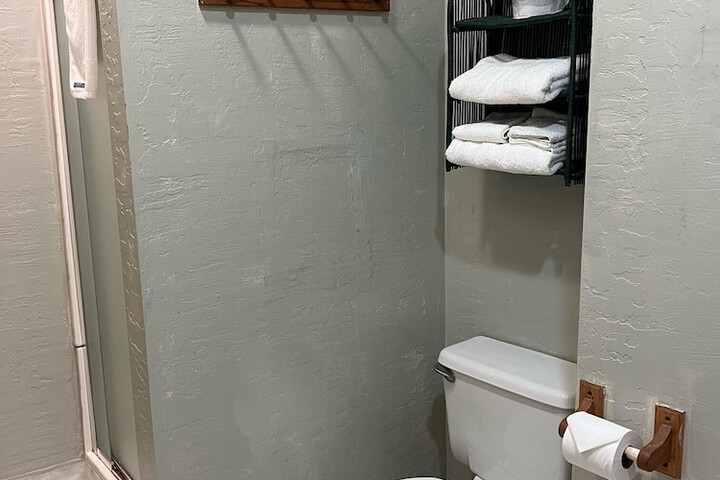 Room 9 of 38