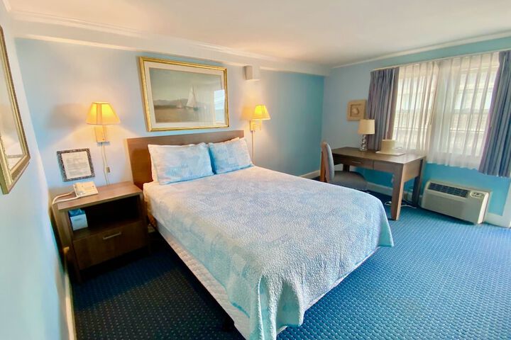 Room 8 of 10