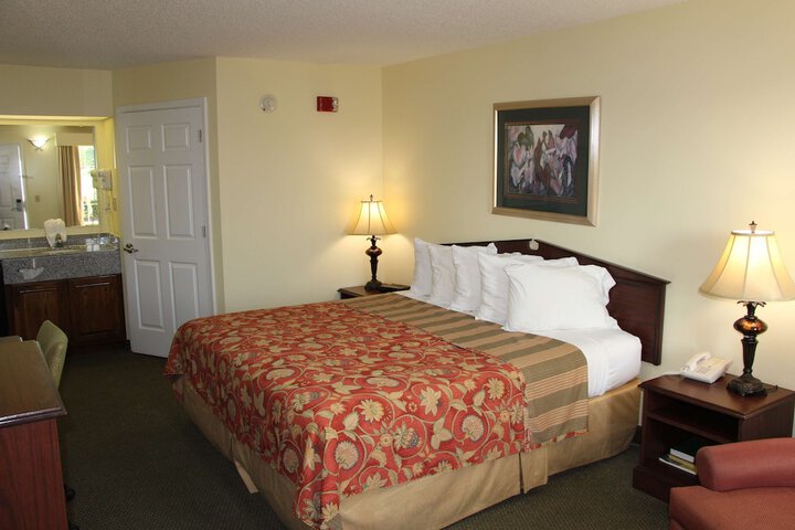 Room 5 of 15
