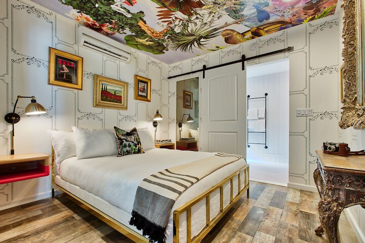 Room 51 of 62