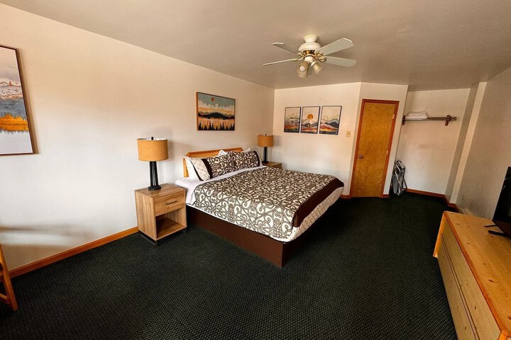 Room 53 of 70