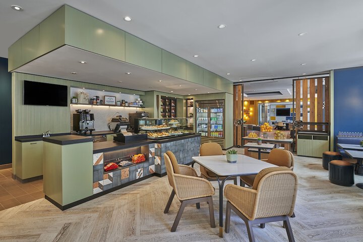 Hyatt Centric The Pike Long Beach