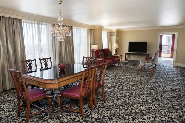 President Abraham Lincoln Springfield - DoubleTree by Hilton