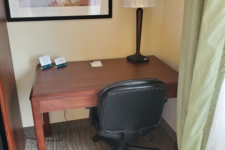 Room 17 of 32