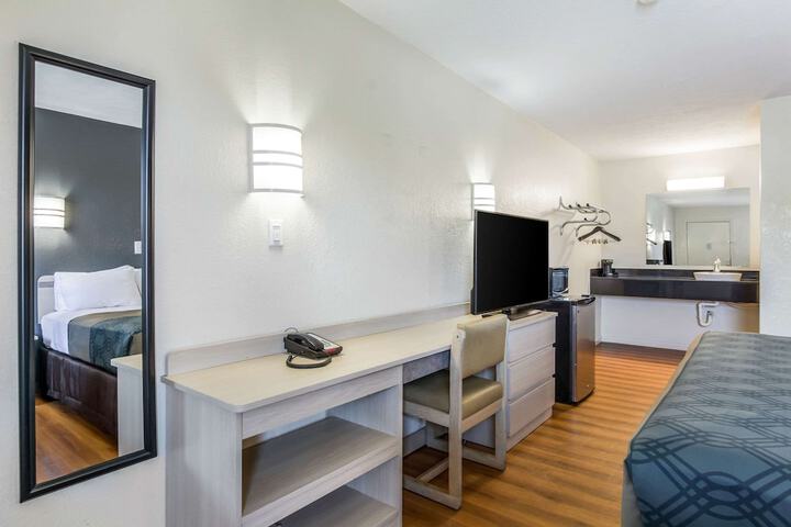 Room 16 of 47