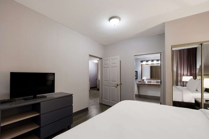 Room 26 of 48