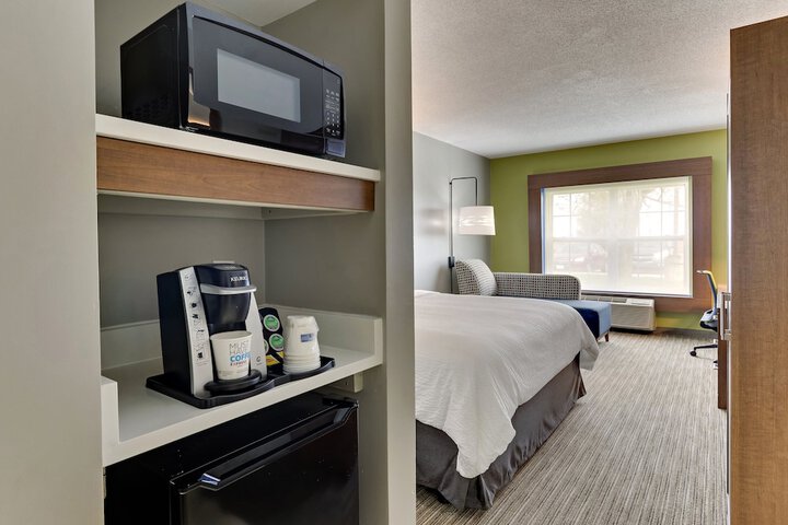 Room 34 of 61