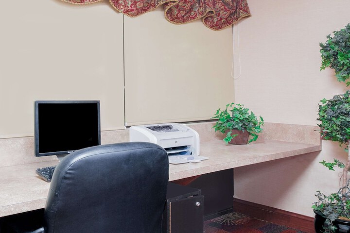 Business Center 27 of 27