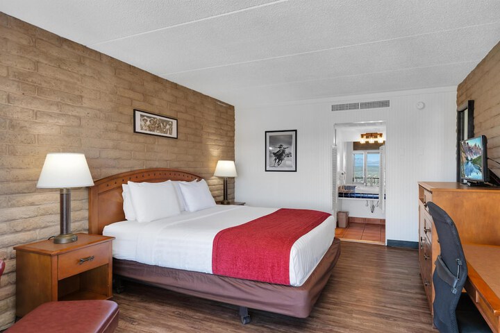 Tombstone Lookout Lodge SureStay Collection by Best Western