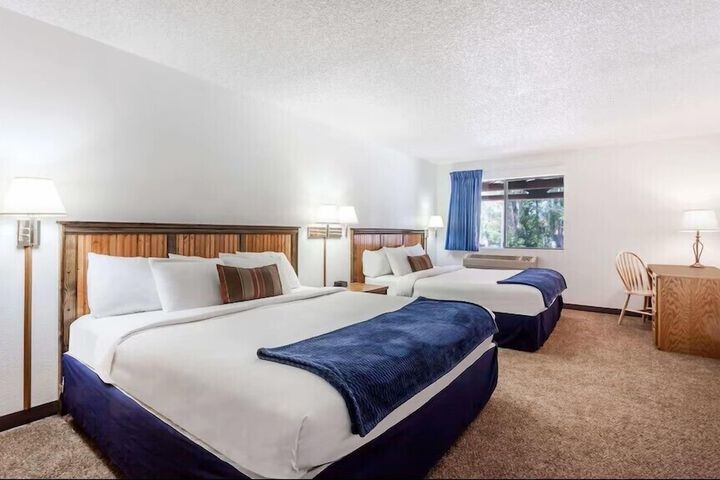 Sandpoint Inn
