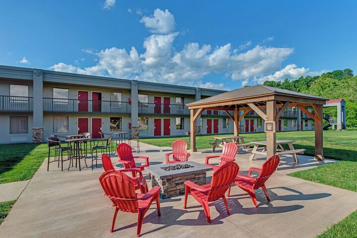 Hotel Exterior 41 of 41