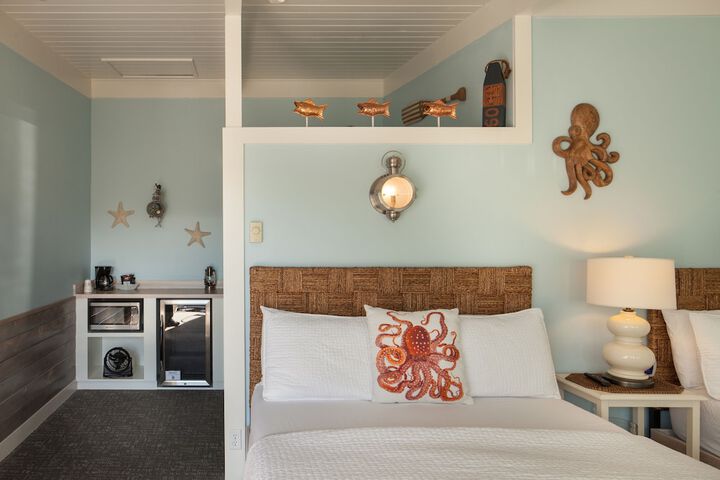 Room 9 of 19