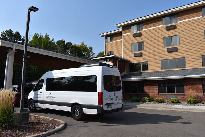Hotel 3 of 100
