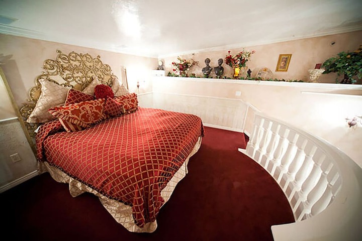 Room 31 of 204