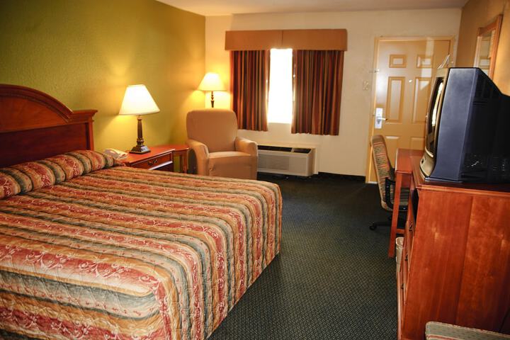 Room 28 of 42